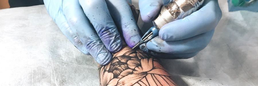 se préparer avant un tatouage